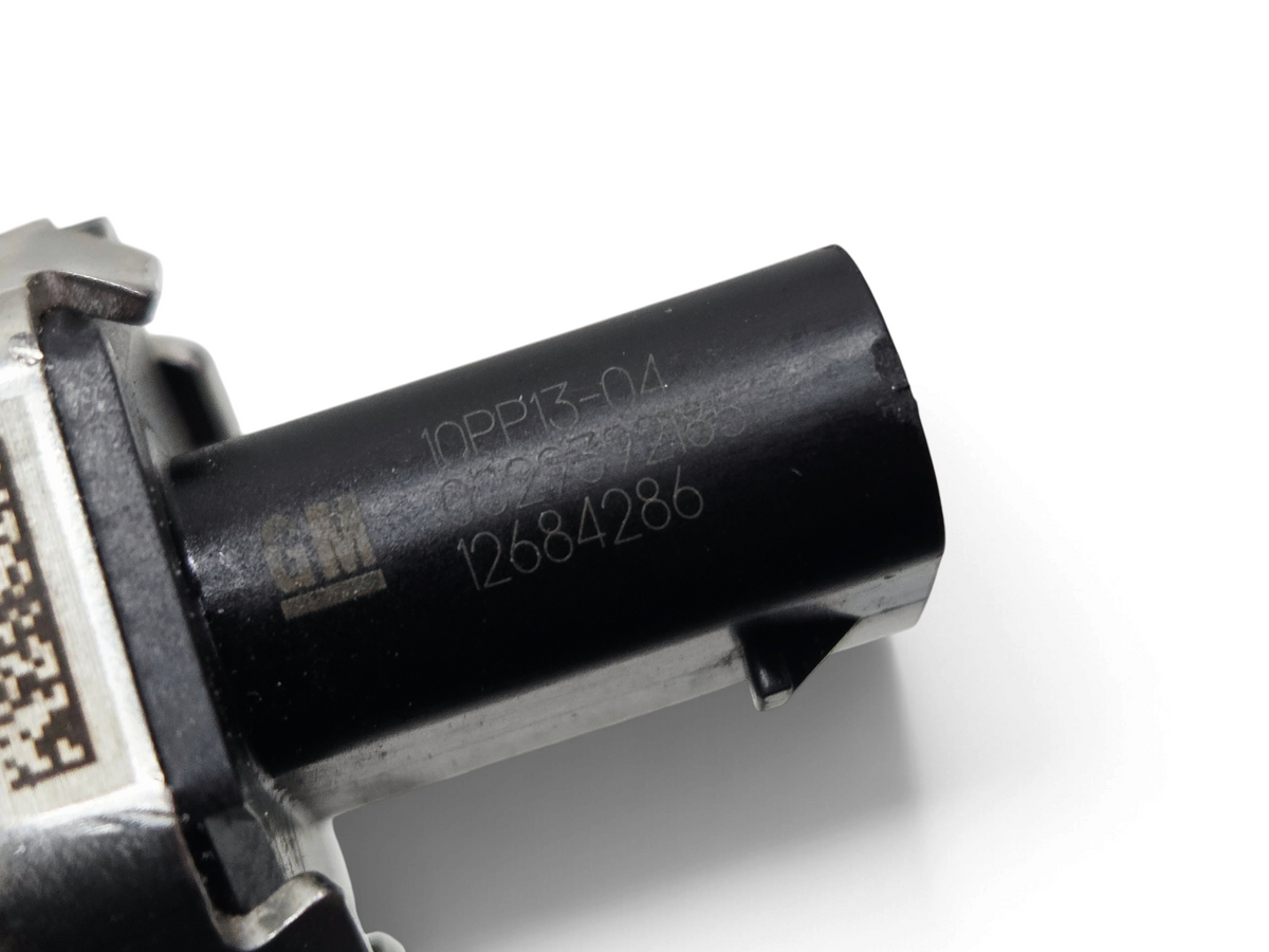 Send it Auto Parts OEM GM fuel injection rail pressure sensor part number 12684286 with black plastic housing