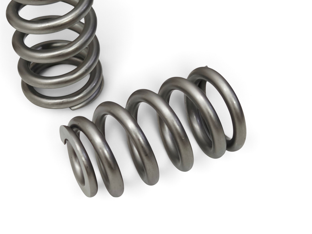 Send it Auto Parts GM Performance LSX LS7 beehive valve springs with .650 max lift, set of 16 steel engine components.