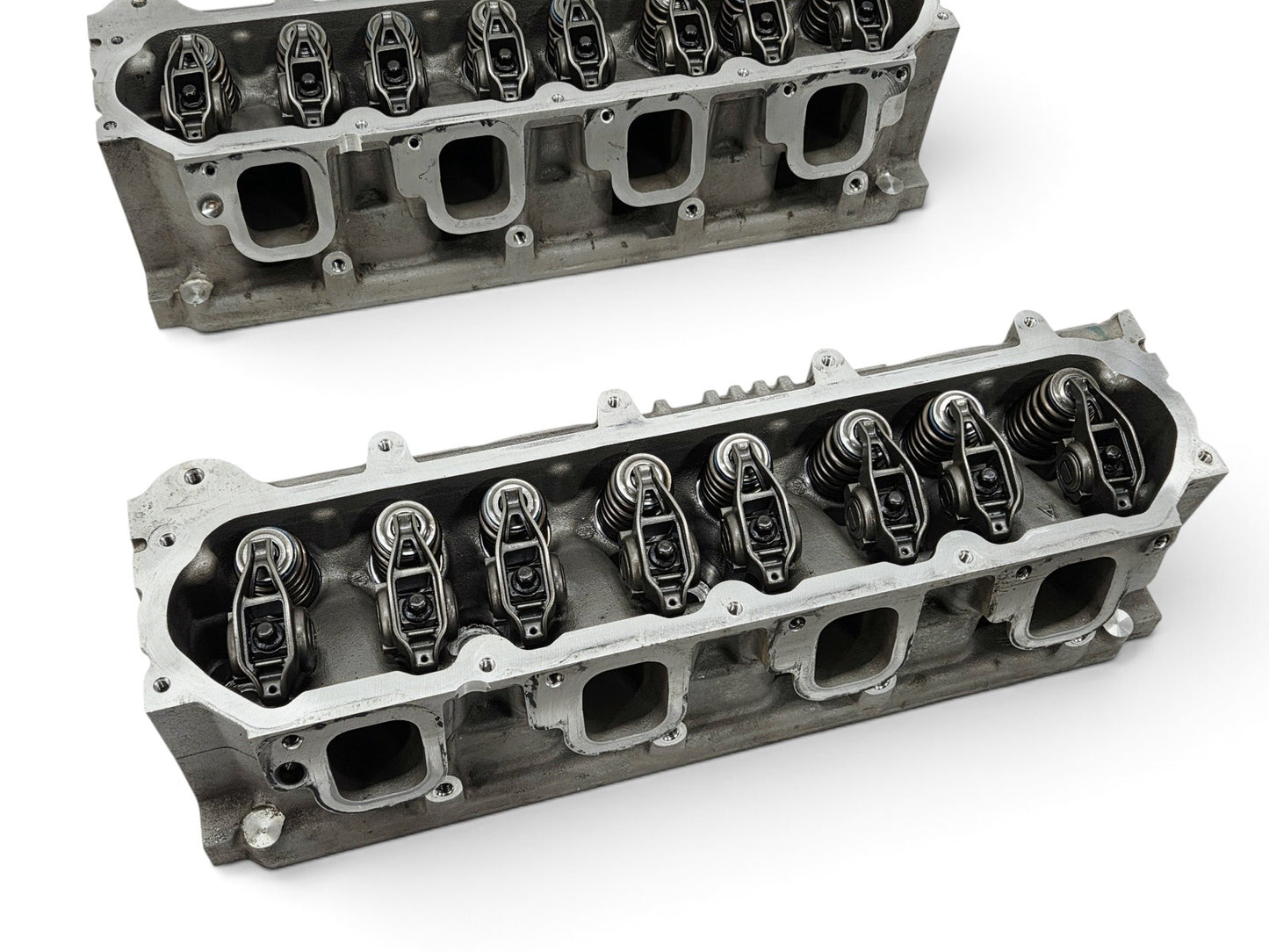 Send it Auto Parts pair of OEM GM LT4 6.2L cylinder heads with valve train components for Corvette and Camaro engines.