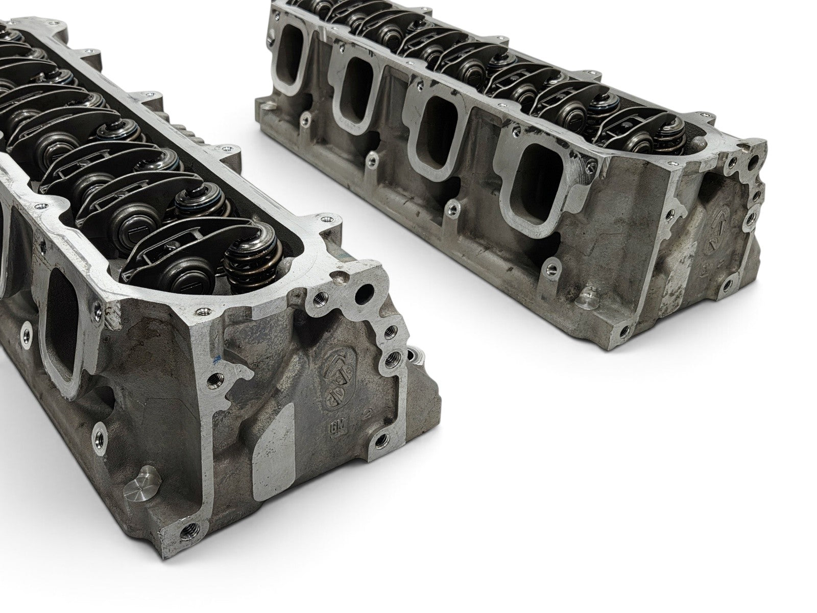 Send it Auto Parts OEM GM LT4 6.2L cylinder heads for Corvette and Camaro, pair with lash caps included.