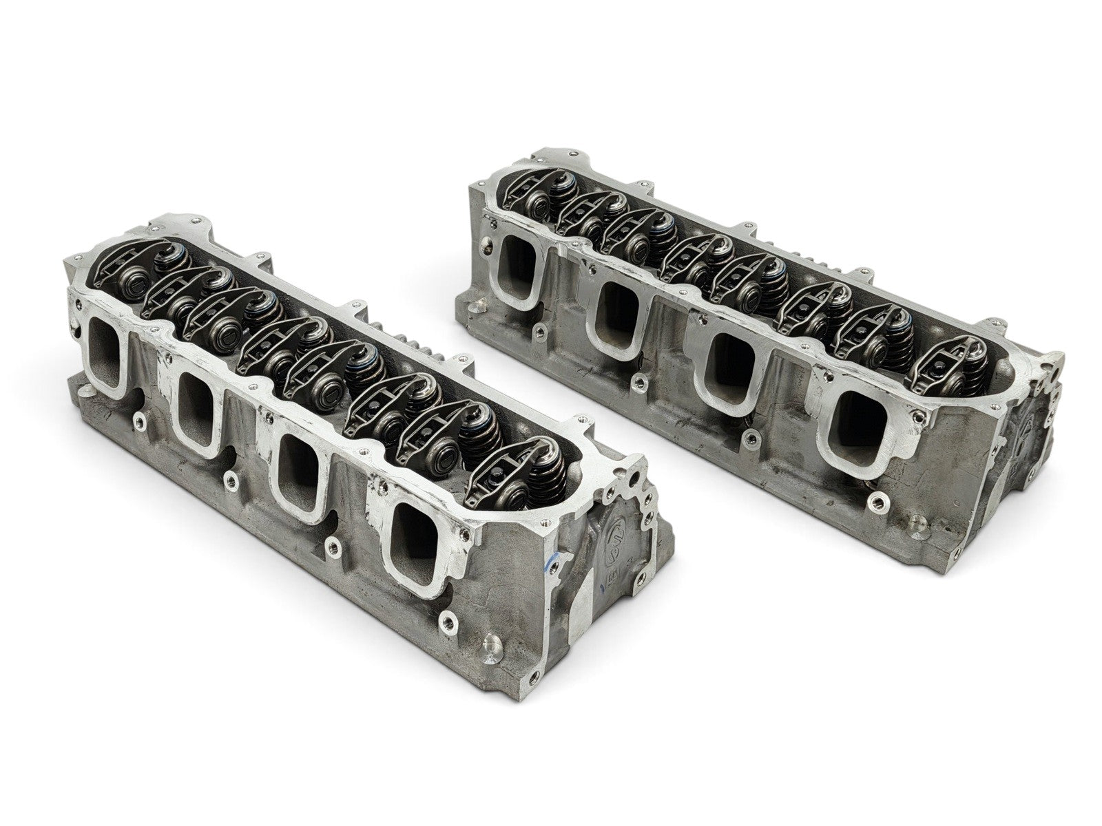 Send it Auto Parts pair of OEM GM LT4 6.2L cylinder heads for Corvette and Camaro with lash caps included.