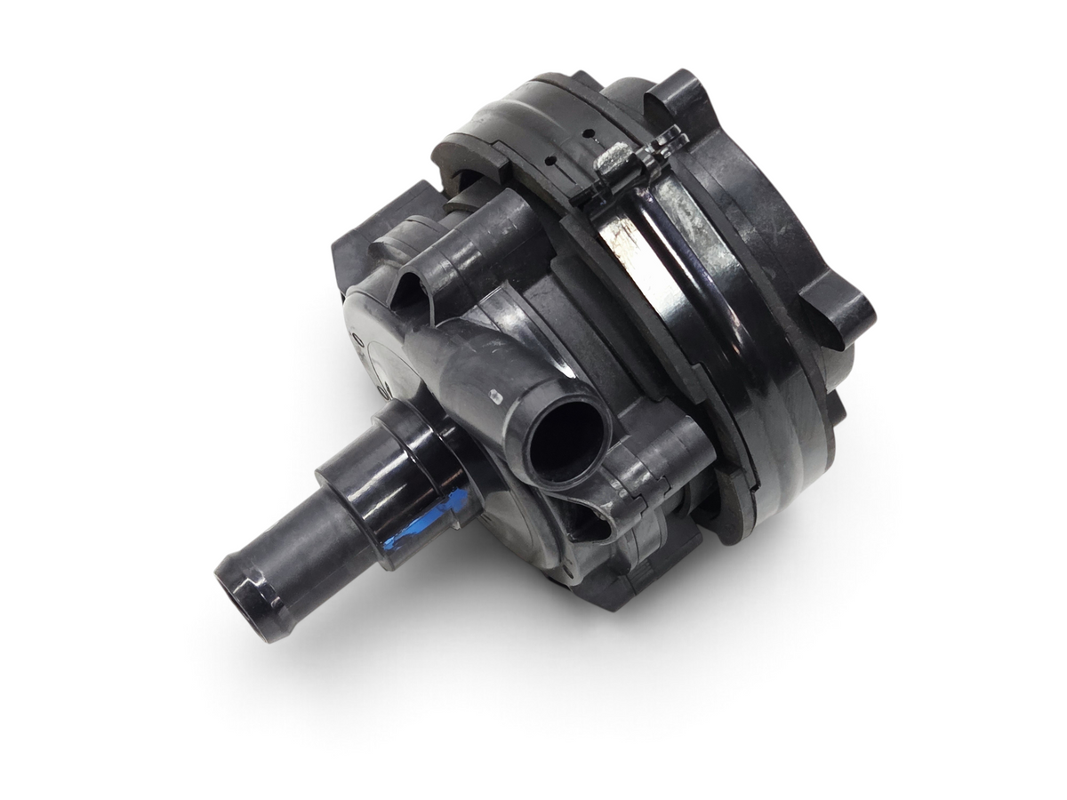 Send it Auto Parts OEM LT4 intercooler pump for Chevrolet Camaro ZL1 and Cadillac CTS-V, black plastic housing.